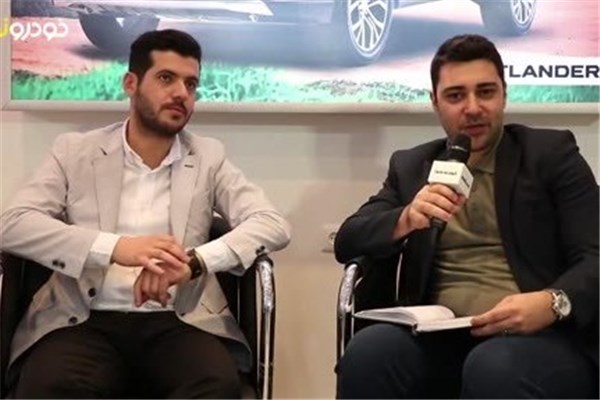 پاسخ رییس بازاریابی  میتسوبیشی در ایران به سوالات مردم در نمایشگاه خودرو تبریز