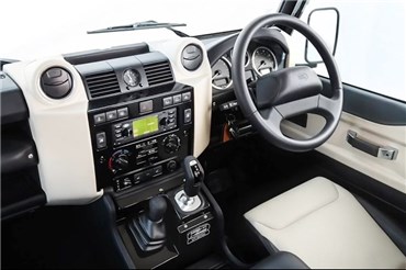 نگاهی به Land Rover Defender V۸ ۲۰۱۸